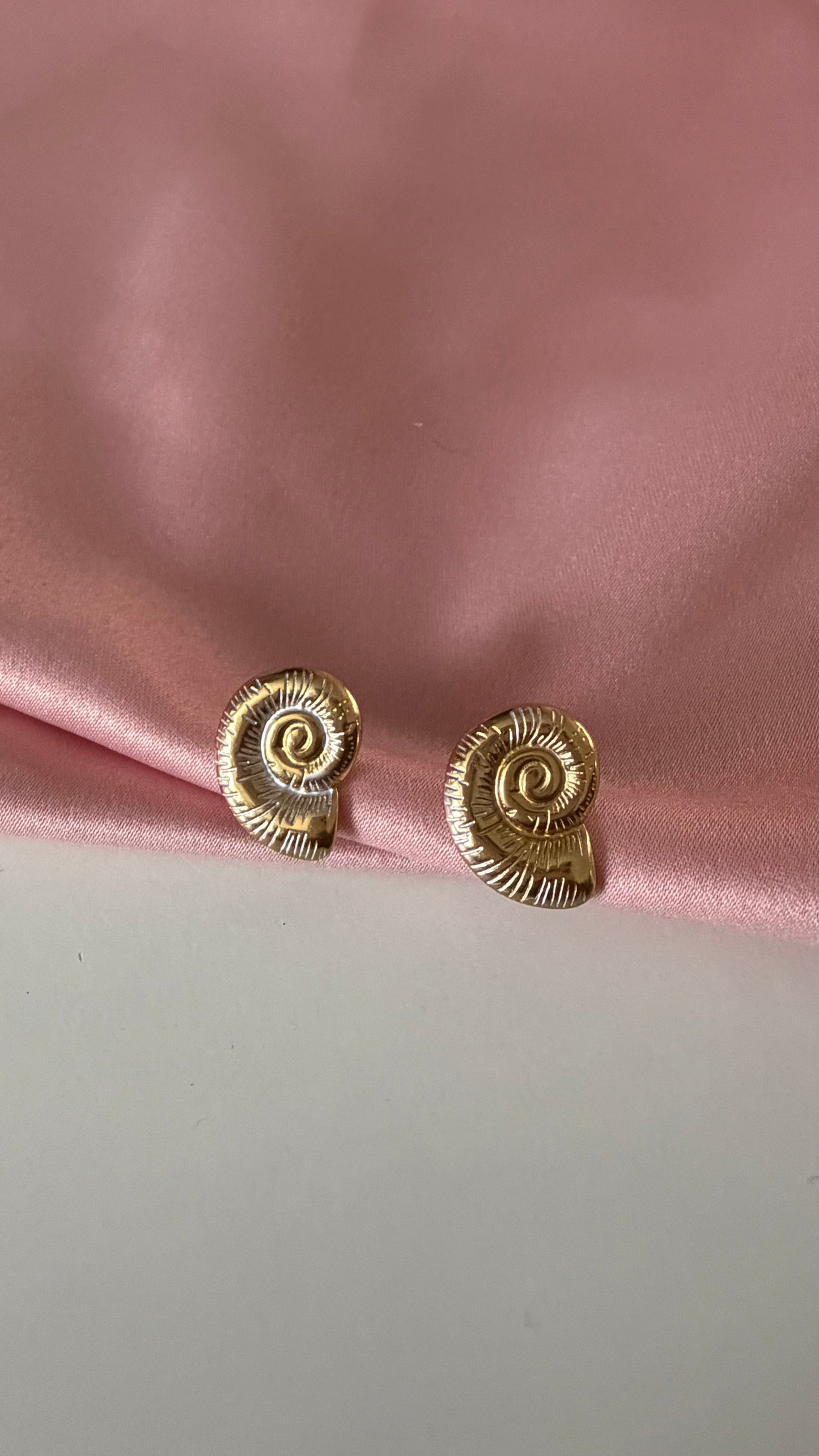 Boucles d’oreilles Arielle blanche