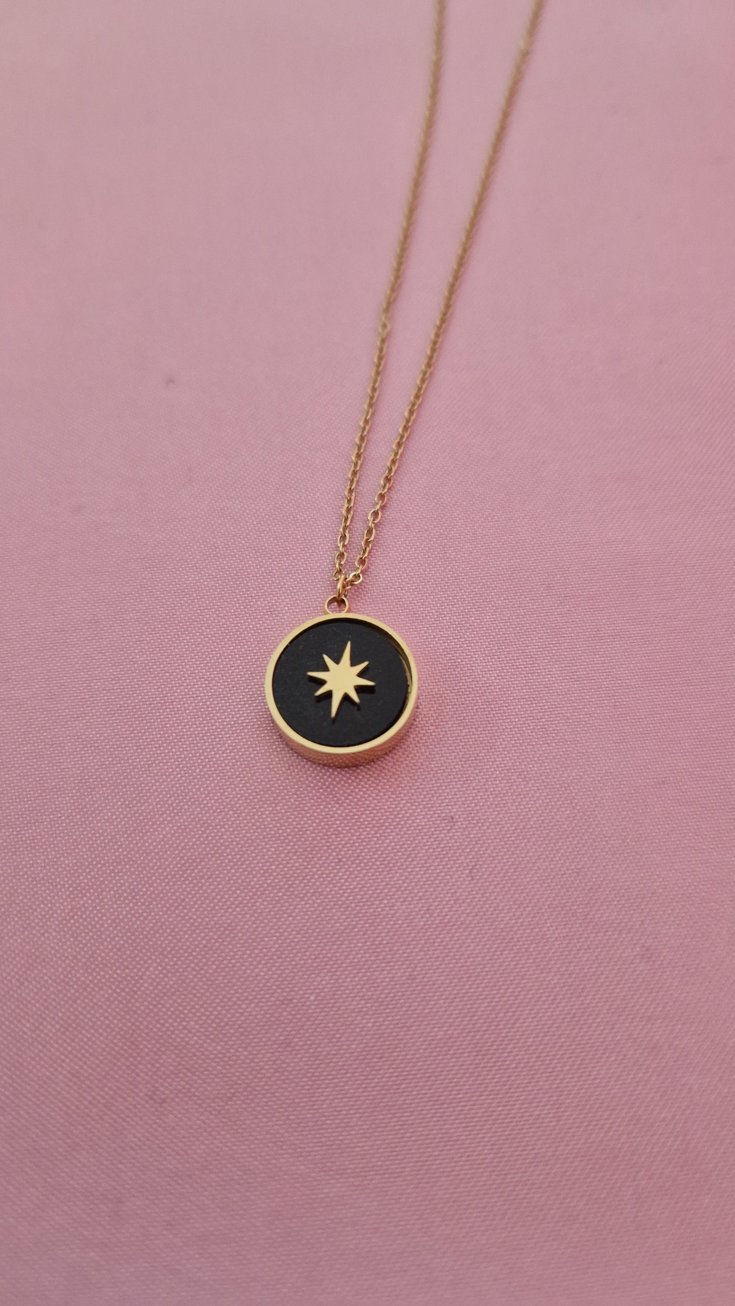 Collier Star noir